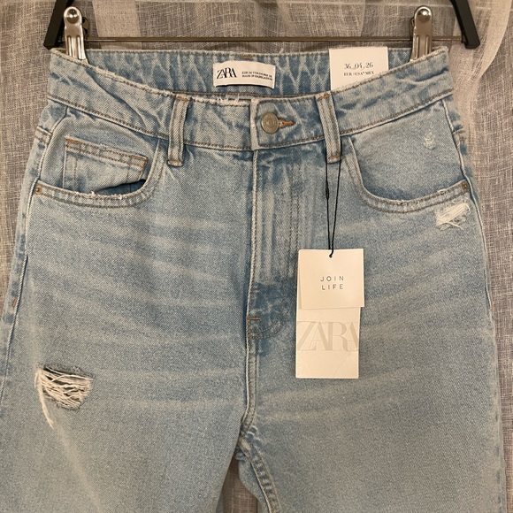 Zara Light Wash Destruction Mom Jeans - Picture 6 of 6